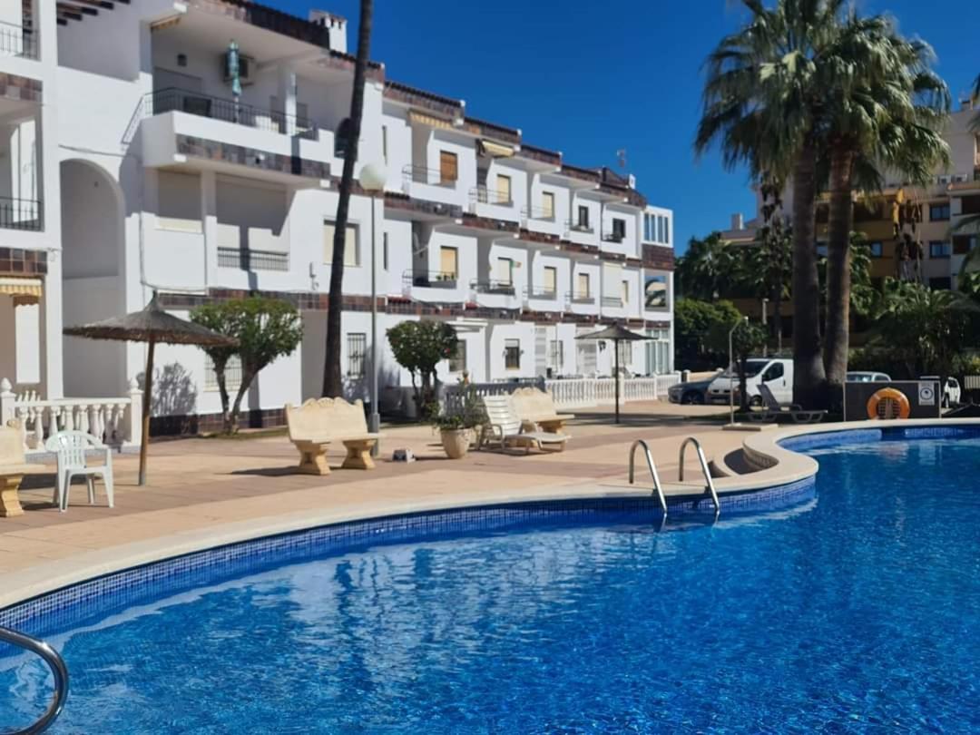 Punta Prima Pleasure With Private Parking In A Gated Community Close To The Beach Торевьиа Экстерьер фото