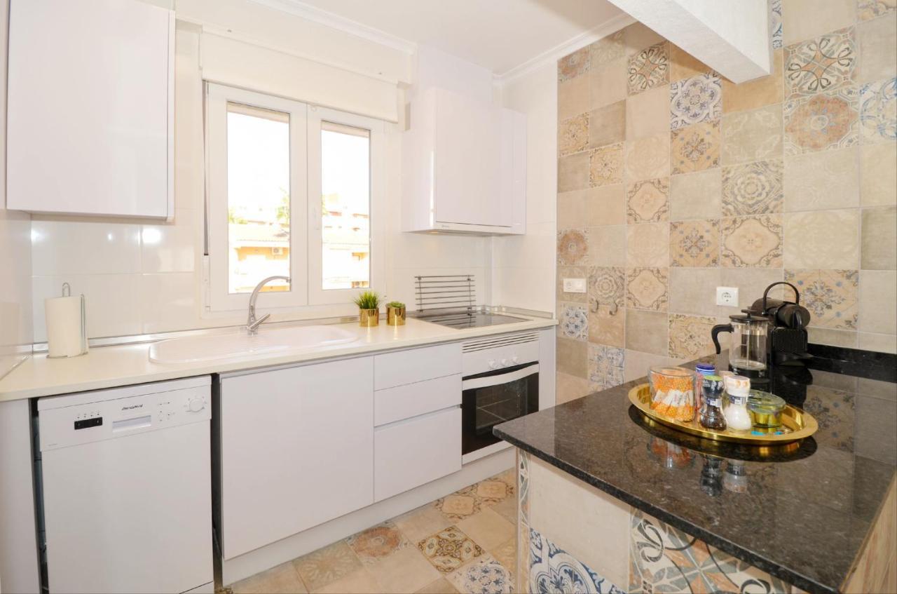 Punta Prima Pleasure With Private Parking In A Gated Community Close To The Beach Торевьиа Экстерьер фото